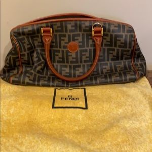 💥Authentic Fendi clutch bag💥